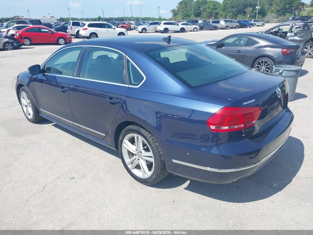 2013 Volkswagen Passat 2.0l Tdi Sel Premium მანქანა იყიდება აუქციონზე, vin: 1VWCN7A35DC008550, აუქციონის ნომერი: 44976319