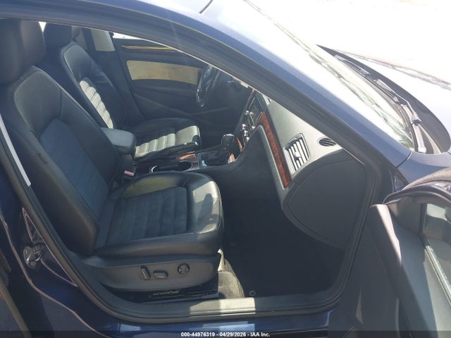 2013 Volkswagen Passat 2.0l Tdi Sel Premium მანქანა იყიდება აუქციონზე, vin: 1VWCN7A35DC008550, აუქციონის ნომერი: 44976319