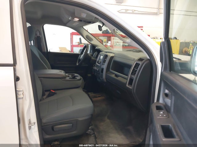 1C6RR6KG5JS290677 RAM 1500 Tradesman 4x2 5&#039;7 Box