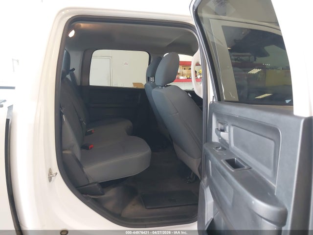 1C6RR6KG5JS290677 RAM 1500 Tradesman 4x2 5&#039;7 Box