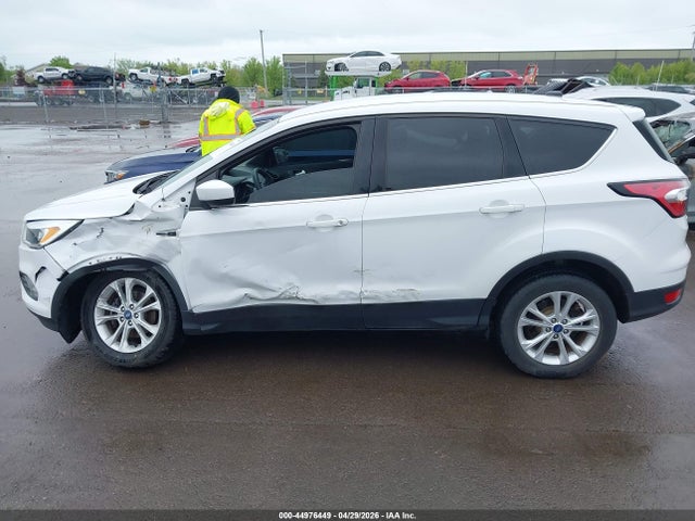 44976449 :رقم المزاد ، 1FMCU0GD2HUE14973 vin ، 2017 Ford Escape Se مزاد بيع