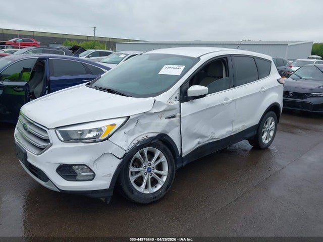 44976449 :رقم المزاد ، 1FMCU0GD2HUE14973 vin ، 2017 Ford Escape Se مزاد بيع