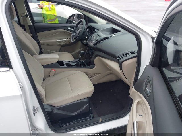 44976449 :رقم المزاد ، 1FMCU0GD2HUE14973 vin ، 2017 Ford Escape Se مزاد بيع