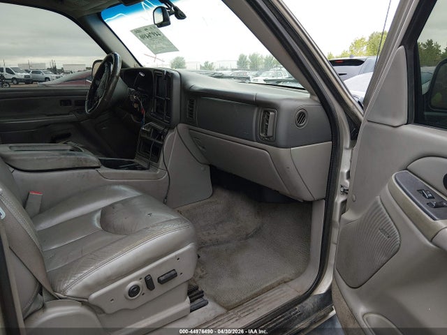 44976490 :رقم المزاد ، 1GNEK13TX5R196101 vin ، 2005 Chevrolet Tahoe Lt مزاد بيع