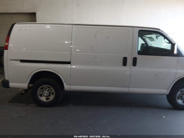 Chevrolet Express 2500 Work Van 2015 1GCWGFCF6F1184811 Image 13