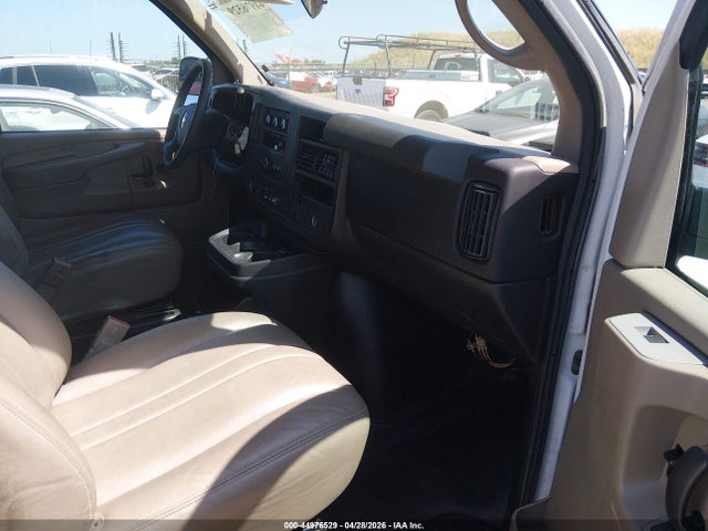 Chevrolet Express 2500 Work Van 2015 1GCWGFCF6F1184811 Image 5