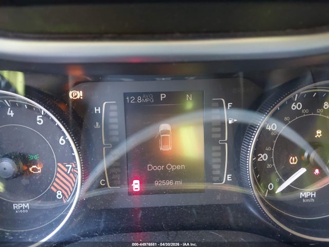 2014 Jeep Cherokee Latitude მანქანა იყიდება აუქციონზე, vin: 1C4PJLCS1EW183066, აუქციონის ნომერი: 44976581