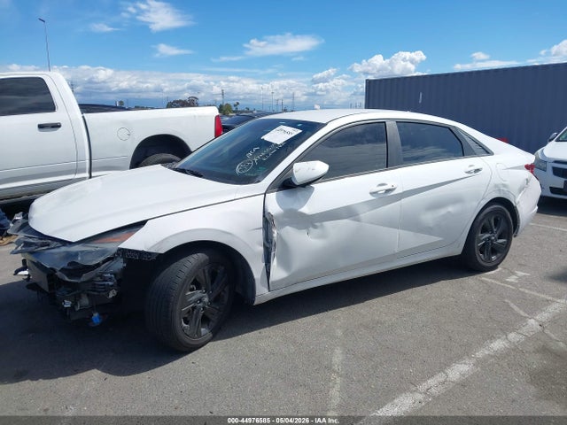 Продажа на аукционе авто 2022 Hyundai Elantra Sel, vin: 5NPLS4AG3NH053571, номер лота: 44976585