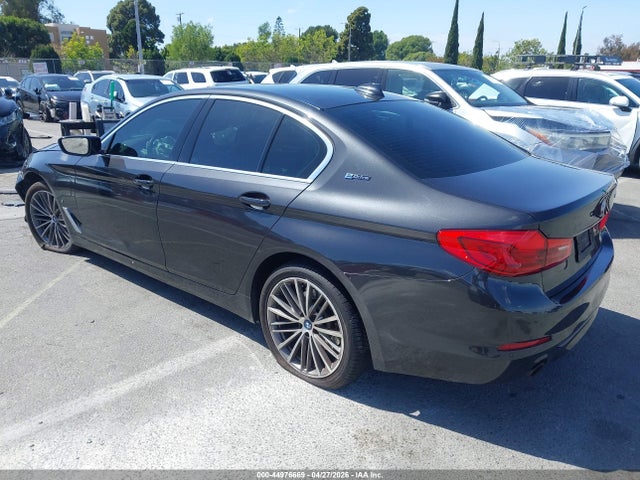 WBAJA9C5XKB254073 BMW 530e Iperformance