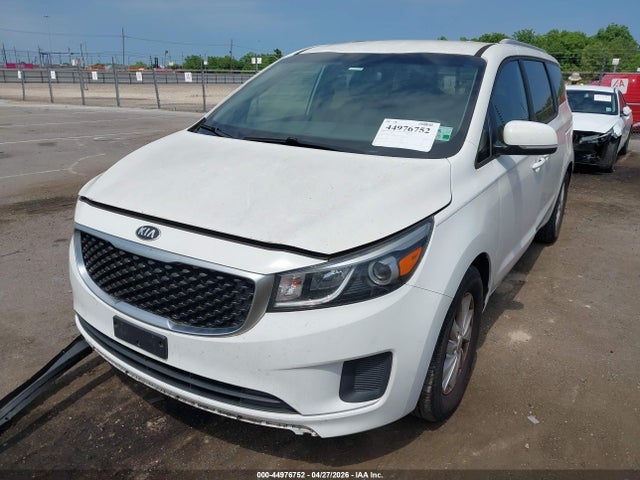 KIA SEDONA LX 2015 KNDMB5C18F6041057 Image 2
