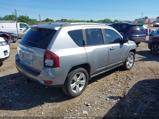 44976808 :رقم المزاد ، 1C4NJDBBXGD549961 vin ، 2016 Jeep Compass Sport مزاد بيع