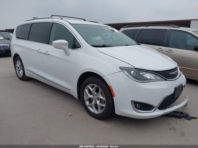 Auction sale of the 2018 Chrysler Pacifica Touring L, vin: 2C4RC1BG7JR352305, lot number: 44976833