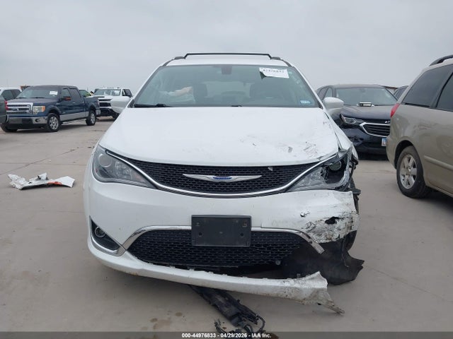 Auction sale of the 2018 Chrysler Pacifica Touring L, vin: 2C4RC1BG7JR352305, lot number: 44976833