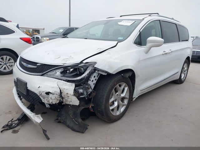 Auction sale of the 2018 Chrysler Pacifica Touring L, vin: 2C4RC1BG7JR352305, lot number: 44976833