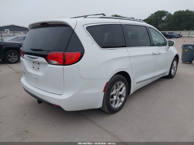 Auction sale of the 2018 Chrysler Pacifica Touring L, vin: 2C4RC1BG7JR352305, lot number: 44976833