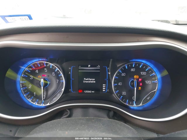 Auction sale of the 2018 Chrysler Pacifica Touring L, vin: 2C4RC1BG7JR352305, lot number: 44976833