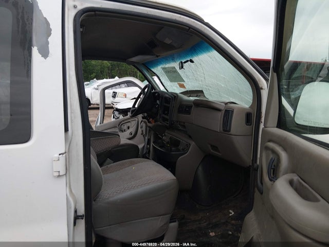 44976920 :رقم المزاد ، 1GTEG15W6Y1245895 vin ، 2000 Gmc Savana Standard مزاد بيع