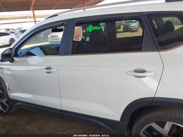 44976986 :رقم المزاد ، 3VVJX7B22NM023048 vin ، 2022 Volkswagen Taos 1.5t Sel مزاد بيع