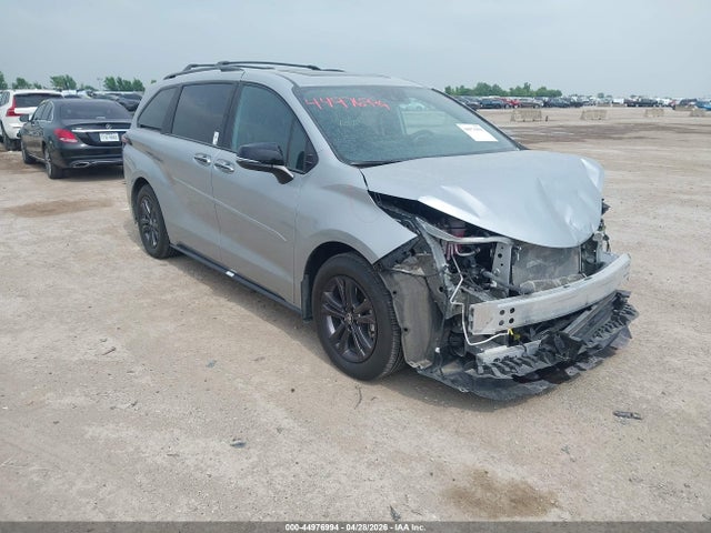 Auction sale of the 2025 Toyota Sienna Xse, vin: 5TDCSKFC9SS165081, lot number: 44976994