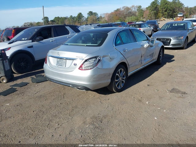 2015 Mercedes-benz C 300 4matic მანქანა იყიდება აუქციონზე, vin: 55SWF4KB9FU004037, აუქციონის ნომერი: 44977099