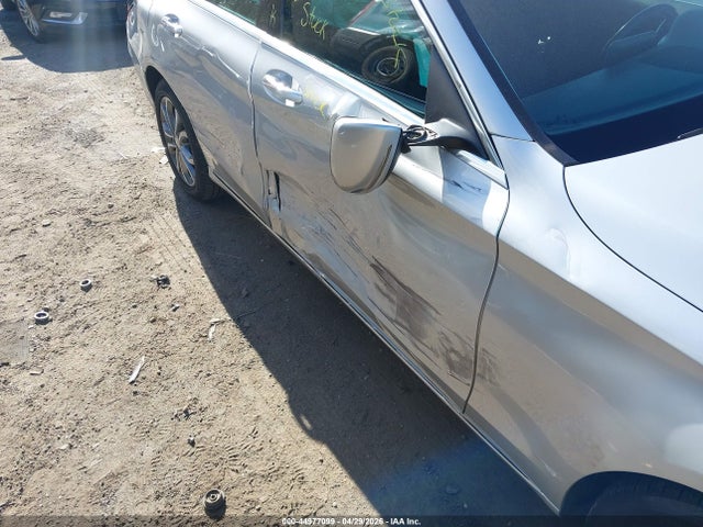 2015 Mercedes-benz C 300 4matic მანქანა იყიდება აუქციონზე, vin: 55SWF4KB9FU004037, აუქციონის ნომერი: 44977099