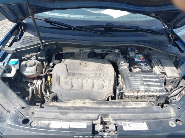 44977143 :رقم المزاد ، 3VV2B7AX9JM105501 vin ، 2018 Volkswagen Tiguan 2.0t Se/2.0t Sel مزاد بيع