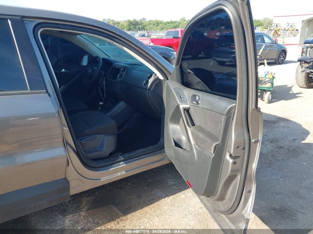 2009 Volkswagen Tiguan S/se/sel მანქანა იყიდება აუქციონზე, vin: WVGAV75N09W513435, აუქციონის ნომერი: 44977178