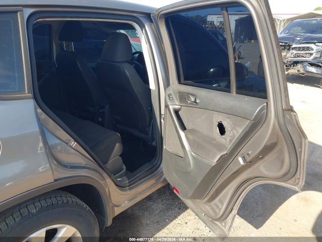2009 Volkswagen Tiguan S/se/sel მანქანა იყიდება აუქციონზე, vin: WVGAV75N09W513435, აუქციონის ნომერი: 44977178