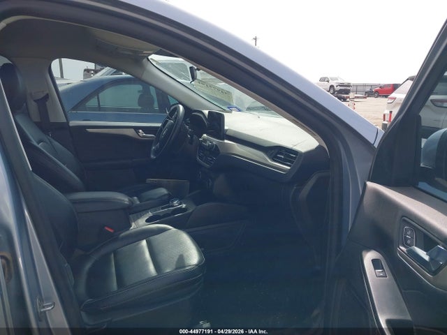 44977191 :رقم المزاد ، 1FMCU0H60NUB11878 vin ، 2022 Ford Escape Sel مزاد بيع