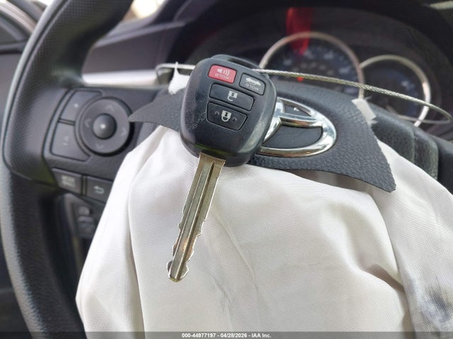 44977197 :رقم المزاد ، 2T1BURHE7FC399148 vin ، 2015 Toyota Corolla Le مزاد بيع