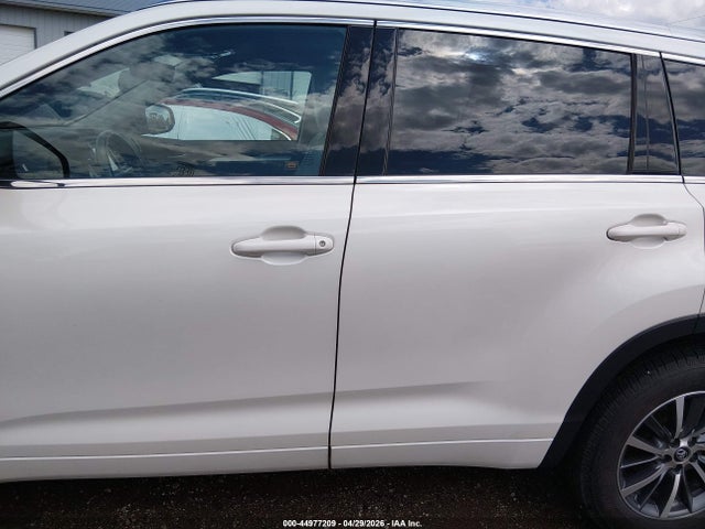 44977209 :رقم المزاد ، 5TDJZRFH7JS895948 vin ، 2018 Toyota Highlander Xle مزاد بيع