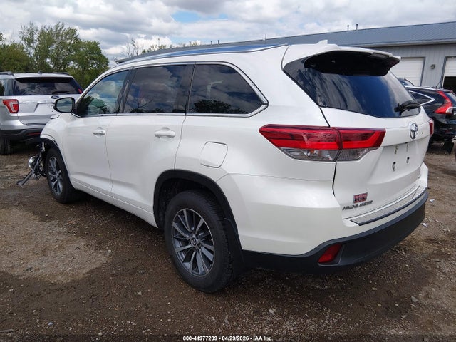 44977209 :رقم المزاد ، 5TDJZRFH7JS895948 vin ، 2018 Toyota Highlander Xle مزاد بيع