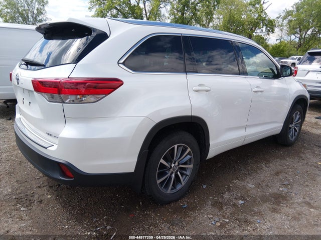 44977209 :رقم المزاد ، 5TDJZRFH7JS895948 vin ، 2018 Toyota Highlander Xle مزاد بيع