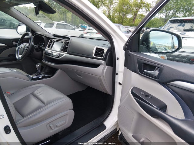 44977209 :رقم المزاد ، 5TDJZRFH7JS895948 vin ، 2018 Toyota Highlander Xle مزاد بيع