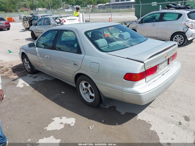 Продажа на аукционе авто 2000 Toyota Camry Le, vin: 4T1BG22K1YU007120, номер лота: 44977254