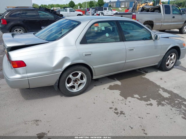 Продажа на аукционе авто 2000 Toyota Camry Le, vin: 4T1BG22K1YU007120, номер лота: 44977254