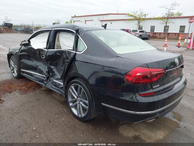 2017 Volkswagen Passat 1.8t R-line მანქანა იყიდება აუქციონზე, vin: 1VWDT7A35HC054167, აუქციონის ნომერი: 44977344