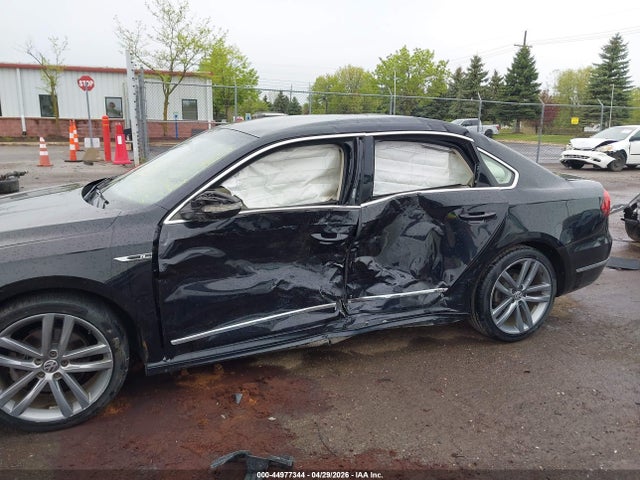 2017 Volkswagen Passat 1.8t R-line მანქანა იყიდება აუქციონზე, vin: 1VWDT7A35HC054167, აუქციონის ნომერი: 44977344