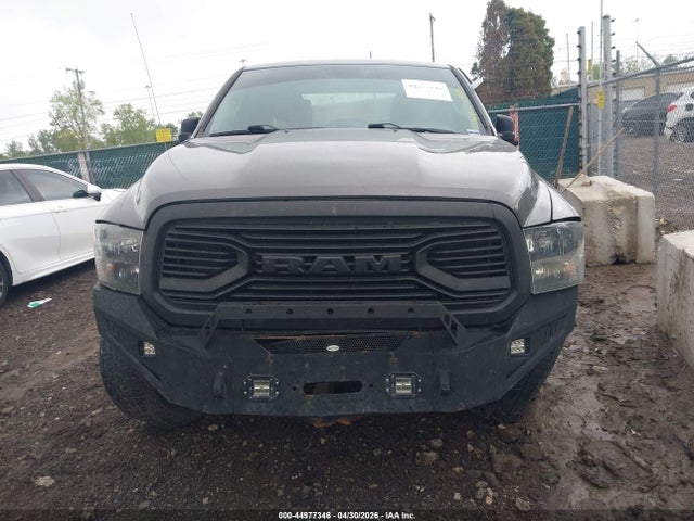 Продаж на аукціоні авто 2018 Ram 1500 Express  4x4 6'4 Box, vin: 1C6RR7FTXJS327980, номер лоту: 44977346