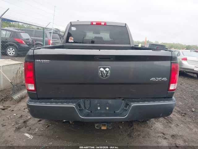 Продаж на аукціоні авто 2018 Ram 1500 Express  4x4 6'4 Box, vin: 1C6RR7FTXJS327980, номер лоту: 44977346