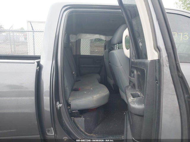 Продаж на аукціоні авто 2018 Ram 1500 Express  4x4 6'4 Box, vin: 1C6RR7FTXJS327980, номер лоту: 44977346