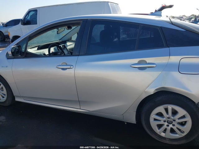 Toyota Prius Two 2016 JTDKBRFU8G3004842 Image 15