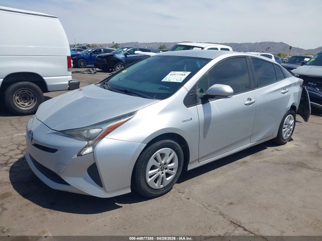 Toyota Prius Two 2016 JTDKBRFU8G3004842 Image 2
