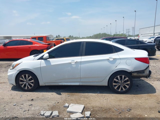 2017 Hyundai Accent Value Edition მანქანა იყიდება აუქციონზე, vin: KMHCT4AE9HU282774, აუქციონის ნომერი: 44977542