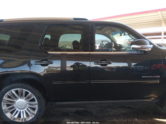 2013 Cadillac Escalade Premium მანქანა იყიდება აუქციონზე, vin: 1GYS4CEF2DR151803, აუქციონის ნომერი: 44977592