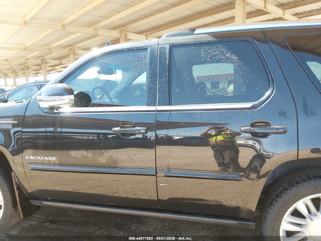 2013 Cadillac Escalade Premium მანქანა იყიდება აუქციონზე, vin: 1GYS4CEF2DR151803, აუქციონის ნომერი: 44977592