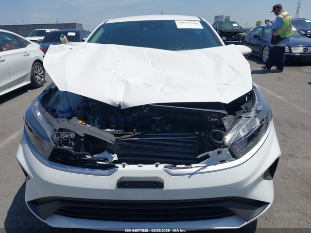 3KPF24AD9PE568973 KIA FORTE LX