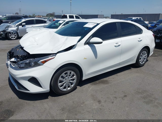 3KPF24AD9PE568973 KIA FORTE LX