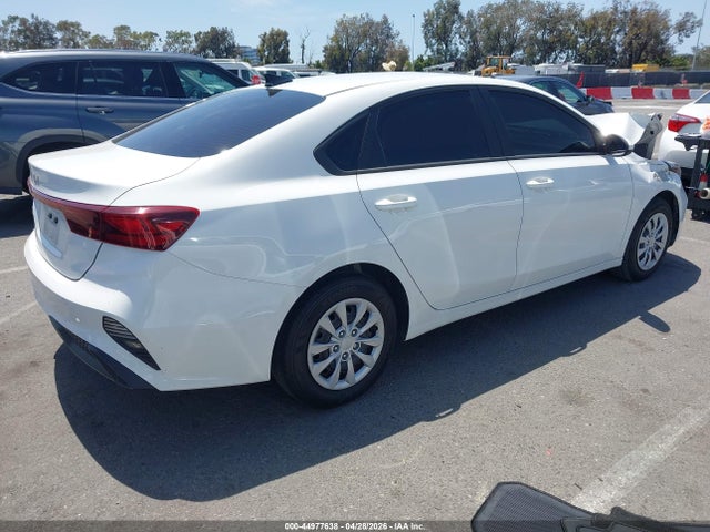 3KPF24AD9PE568973 KIA FORTE LX
