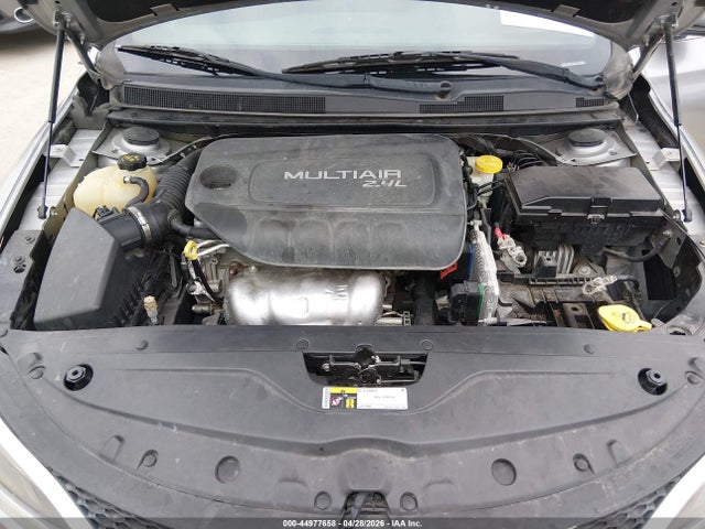 44977658 :رقم المزاد ، 1C3CCCAB9FN655800 vin ، 2015 Chrysler 200 Limited مزاد بيع